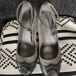 Aerosols Suede Heels